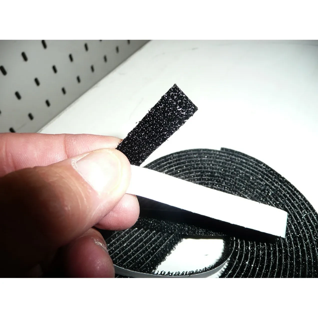 Imagen de R. VELCRO NEGRO 5,6 MT x 9,5 MM ADH. 118X158 MAX R. VELCRO NEGRO 5,6 MT x 9,5 MM ADH. 118X158 MAX