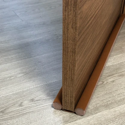 Imagen de BR BURLETE BAJO PUERTA RODILLO 95CM MARRON BR BURLETE BAJO PUERTA RODILLO 95CM MARRON